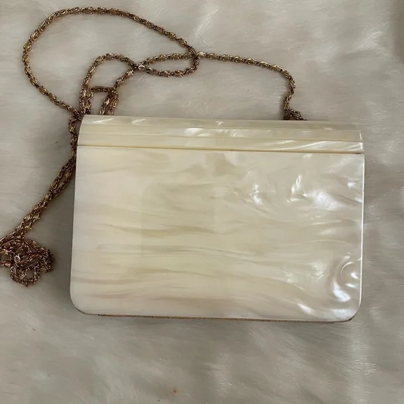 White mother of pearl look plastic & leather purse 1970s 1980s - Picture 7 of 7